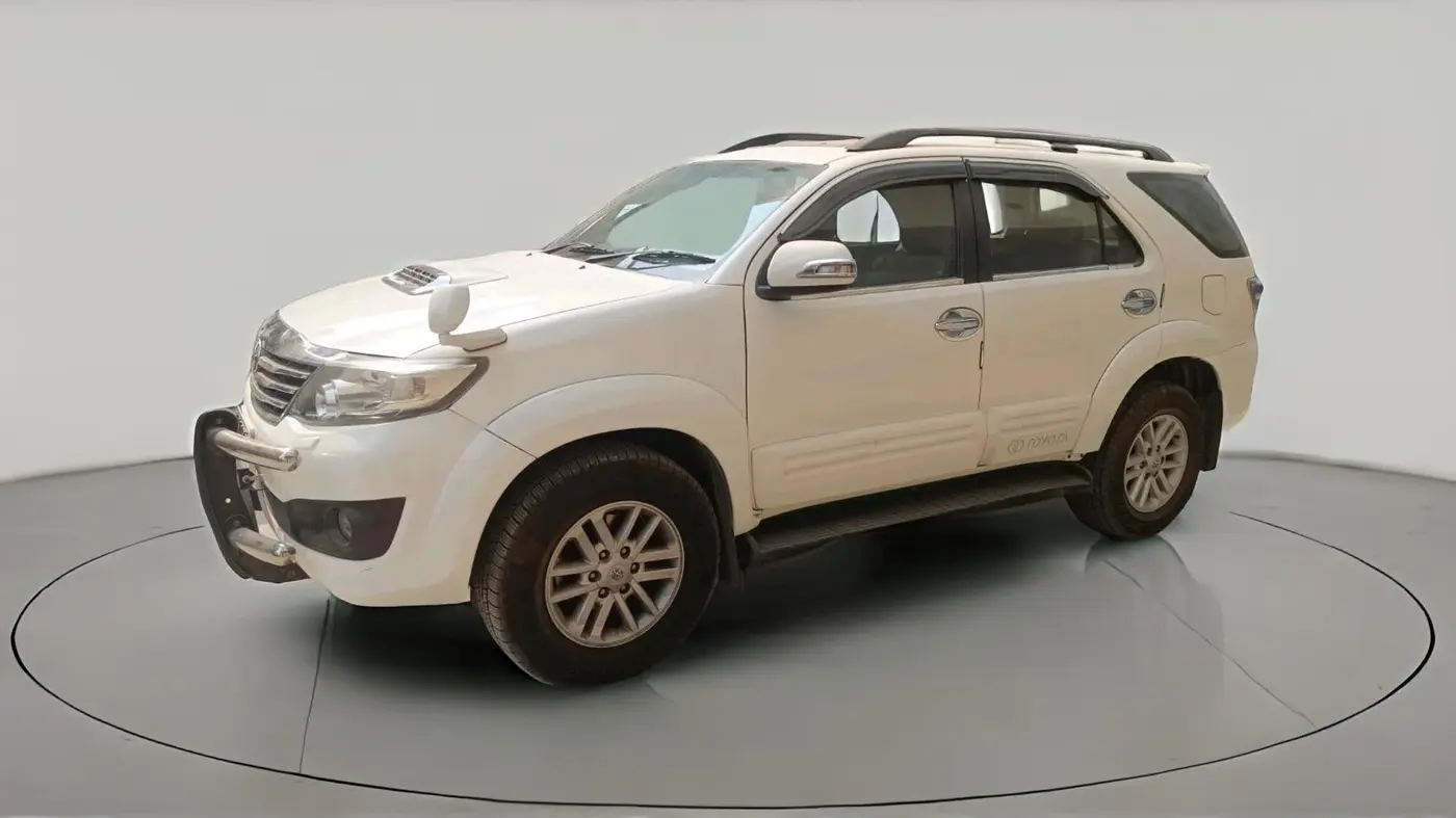 2014 Toyota Fortuner 3.0 4X2 MT, Diesel, Manual, 73,114 km, exterior