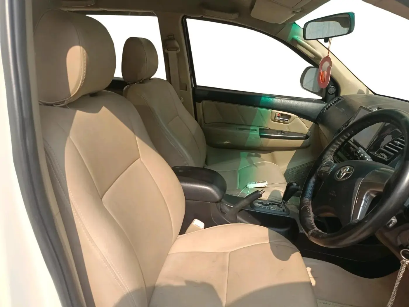 2014 Toyota Fortuner 3.0 4X2 MT, Diesel, Manual, 73,114 km, interior