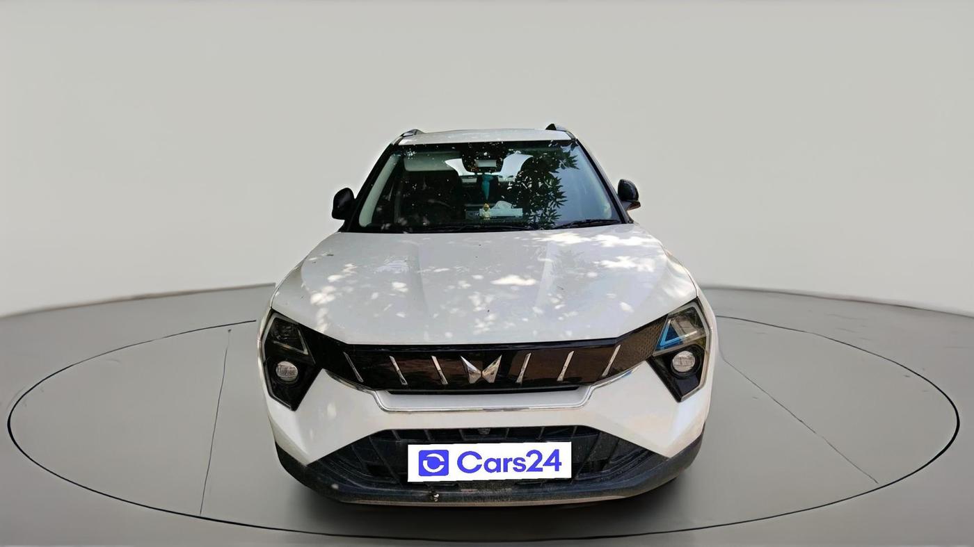 2024 Mahindra XUV 3XO AX5L 1.2 TGDi AT, Petrol, Automatic, 14,635 km, exterior