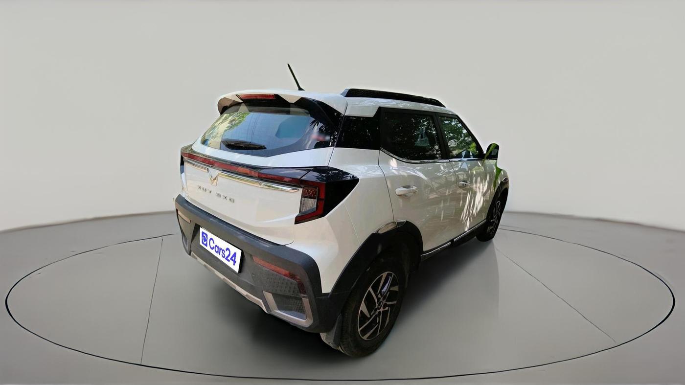 2024 Mahindra XUV 3XO AX5L 1.2 TGDi AT, Petrol, Automatic, 14,635 km, exterior