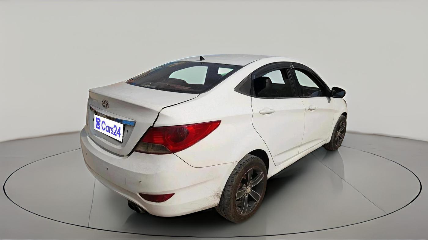 2013 Hyundai Verna FLUIDIC 1.6 CRDI EX, Diesel, Manual, 1,41,097 km, exterior