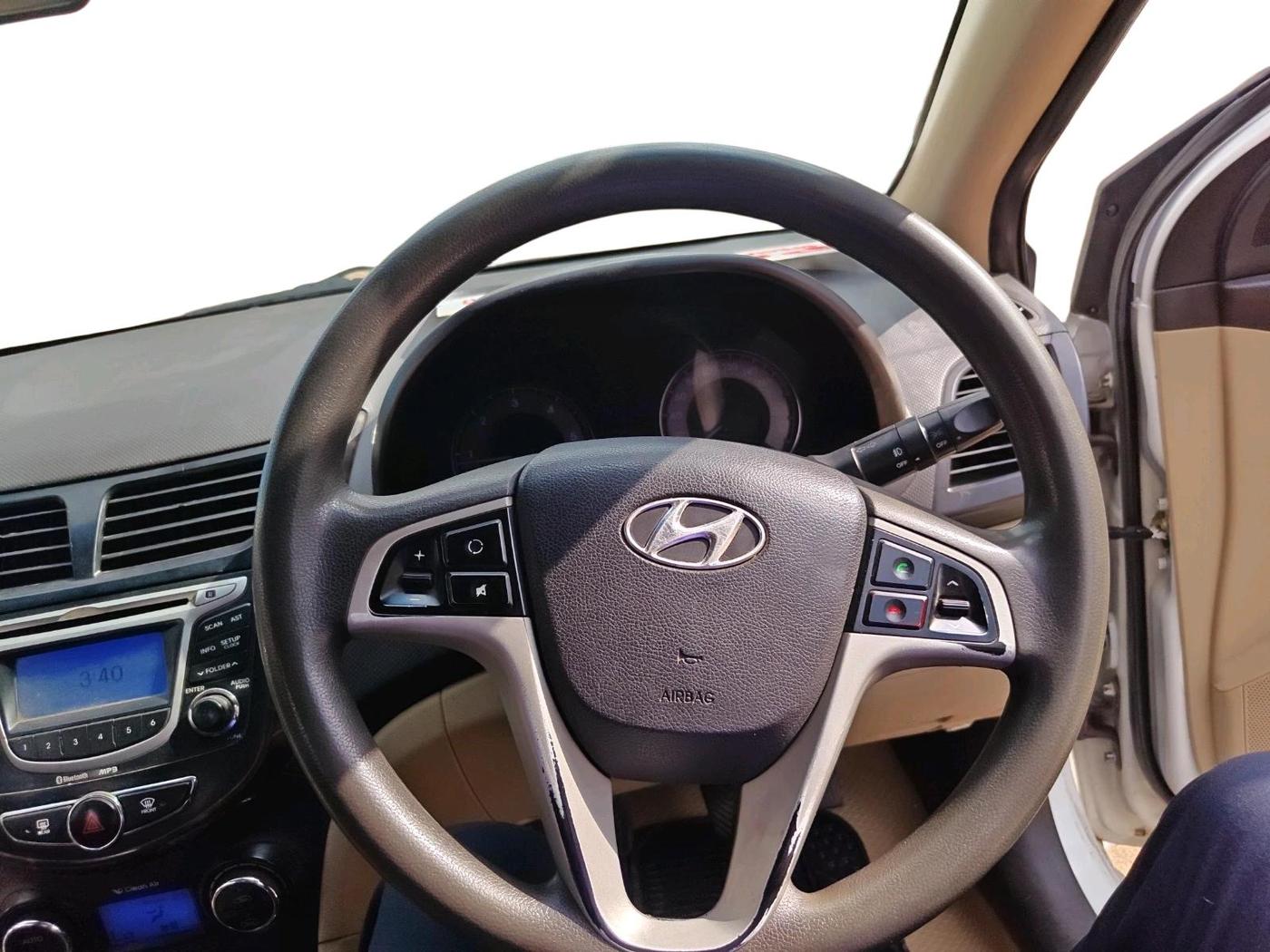 2013 Hyundai Verna FLUIDIC 1.6 CRDI EX, Diesel, Manual, 1,41,097 km, interior