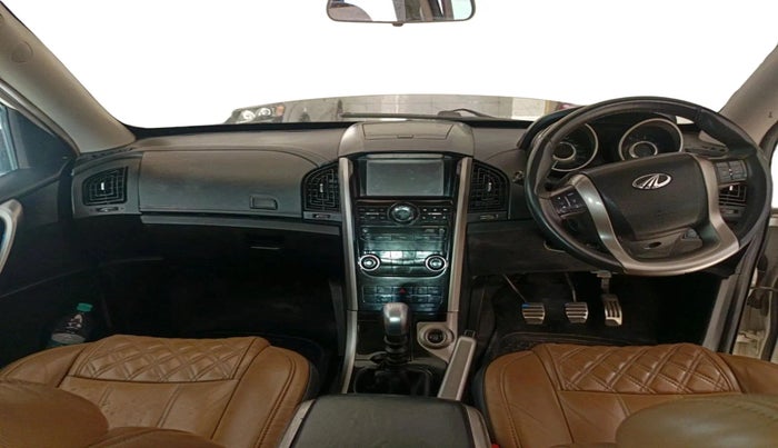 2020 Mahindra XUV500 W11, Diesel, Manual, 34,019 km, interior