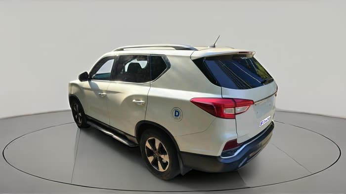 2019 Mahindra ALTURAS G4 4WD AT, Diesel, Automatic, 2,94,022 km, exterior