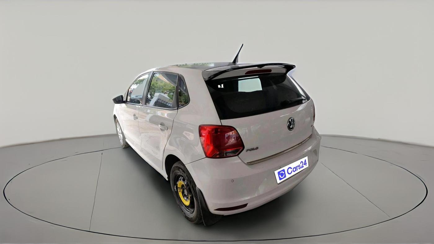 2015 Volkswagen Polo HIGHLINE1.5L, Diesel, Manual, 1,73,667 km, exterior