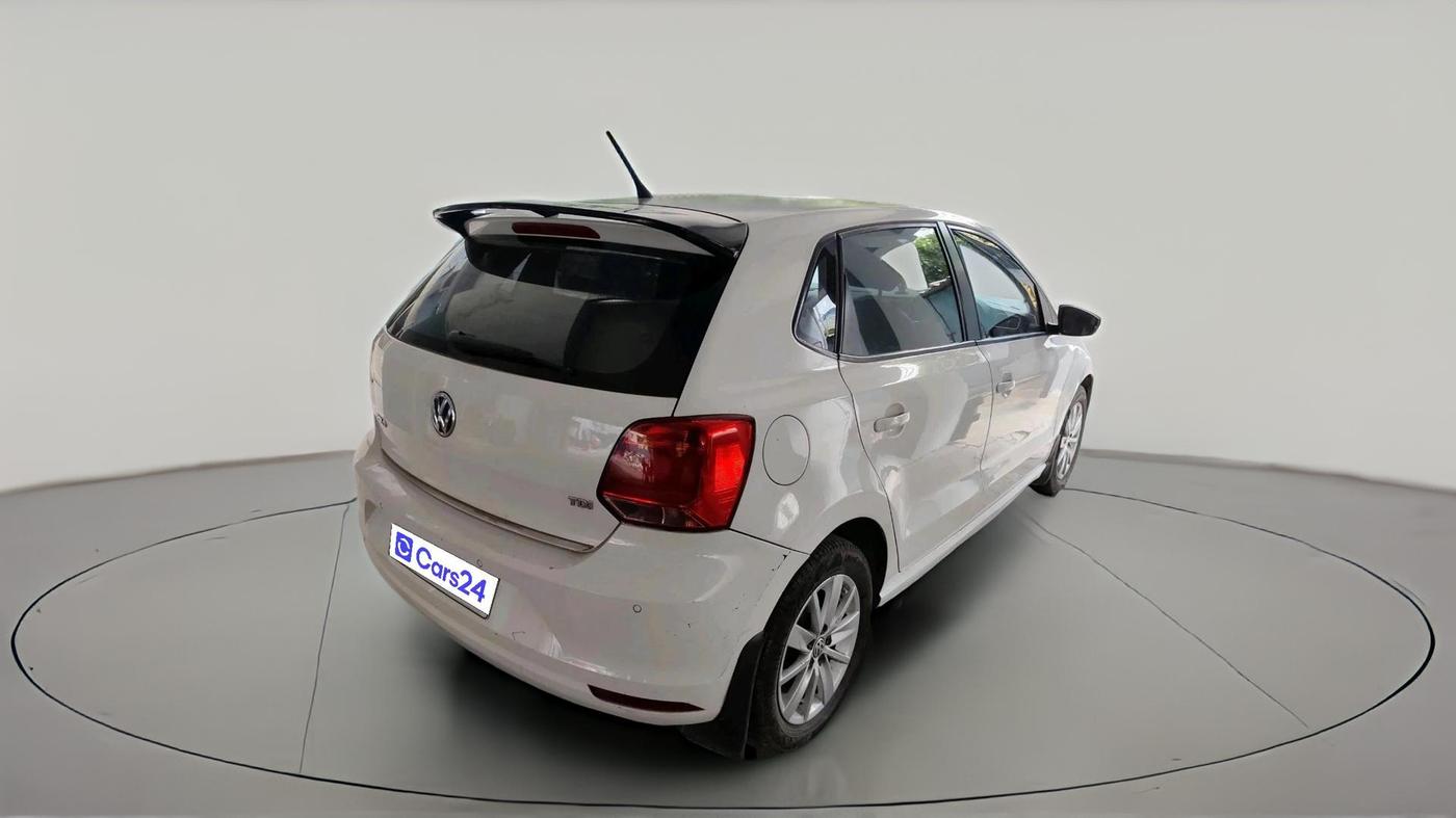 2015 Volkswagen Polo HIGHLINE1.5L, Diesel, Manual, 1,73,667 km, exterior