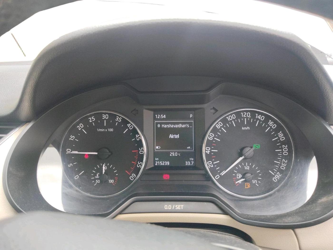 2016 Skoda Octavia 2.0 TDI CR STYLE PLUS AT, Diesel, Automatic, 2,15,239 km, interior