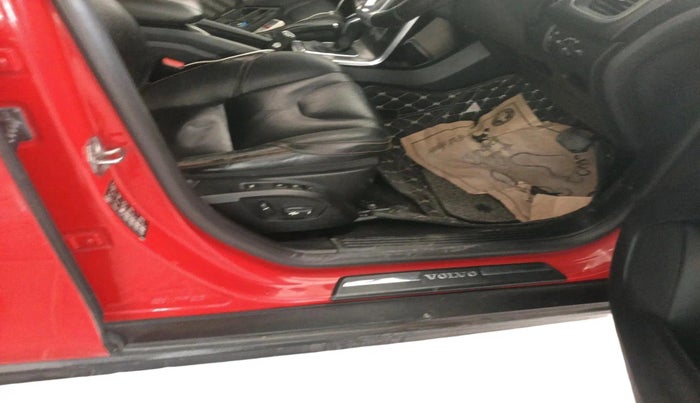 2016 Volvo V40 Cross Country D3, Diesel, Automatic, 1,13,768 km, interior