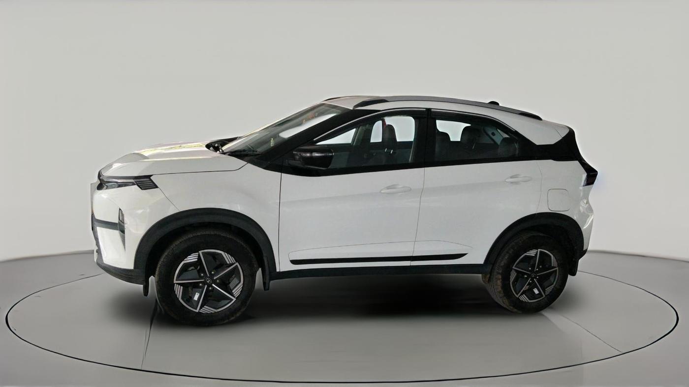 2024 Tata NEXON CREATIVE  AMT 1.2 PETROL, Petrol, Automatic, 26,996 km, exterior
