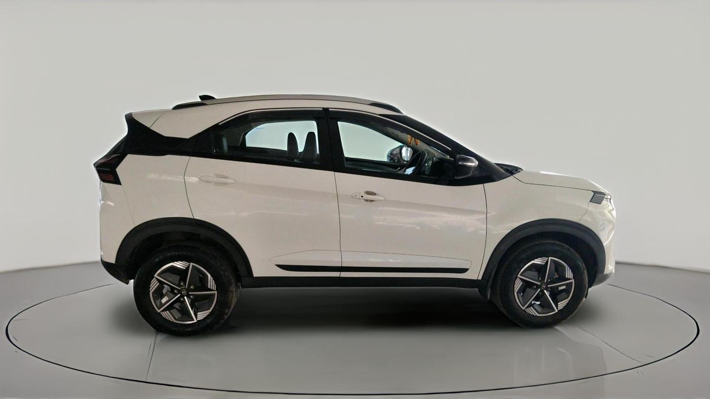 2024 Tata NEXON CREATIVE  AMT 1.2 PETROL, Petrol, Automatic, 26,996 km, exterior