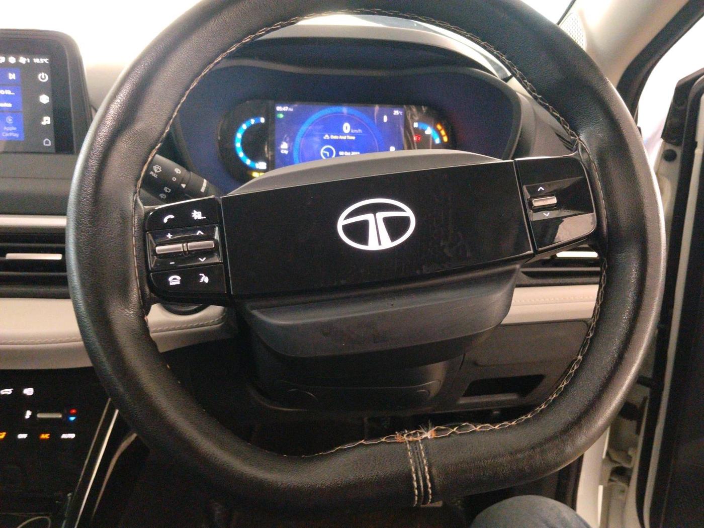 2024 Tata NEXON CREATIVE  AMT 1.2 PETROL, Petrol, Automatic, 26,996 km, interior