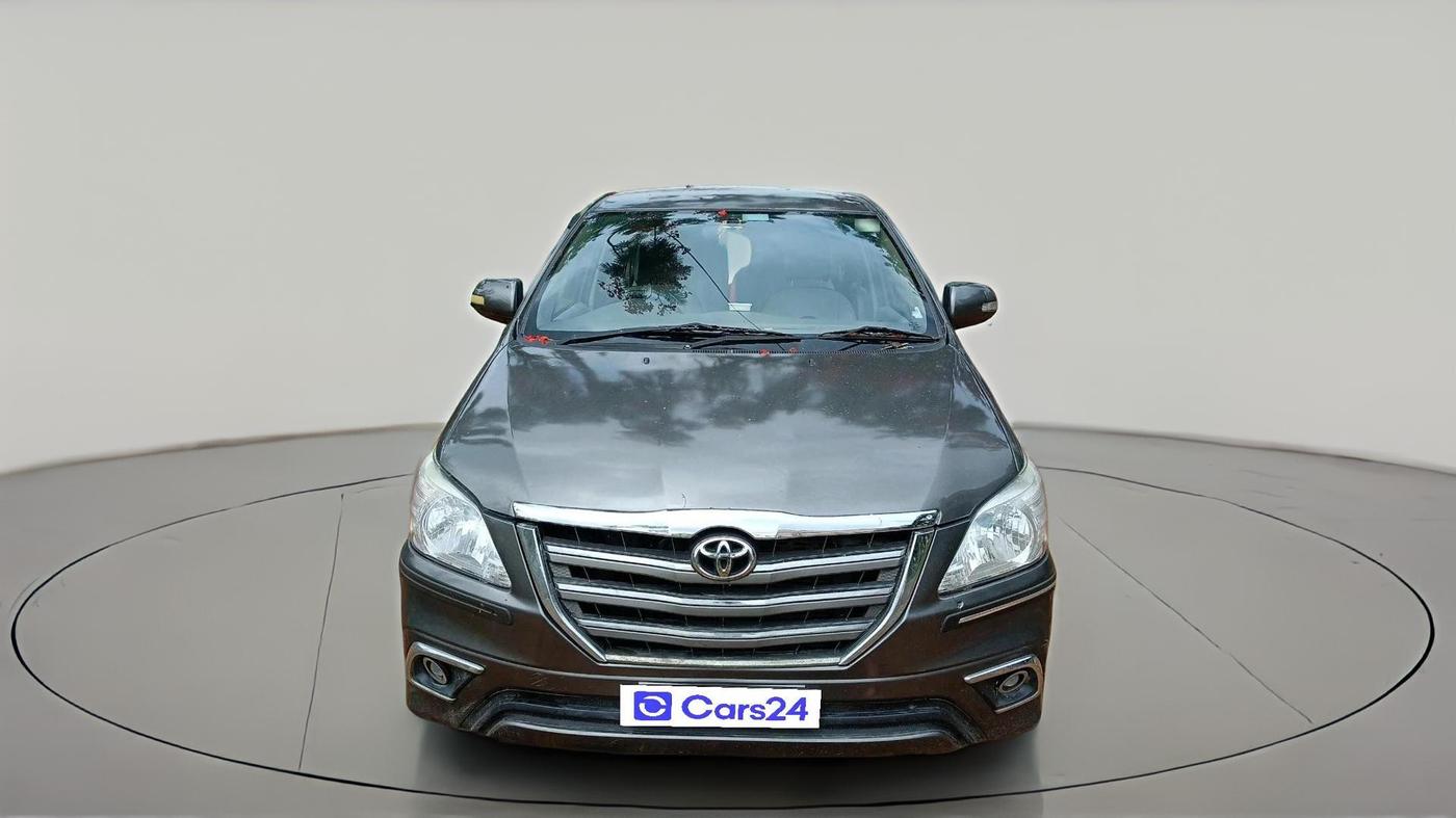 2014 Toyota Innova 2.5 GX 7 STR, Diesel, Manual, 3,04,111 km, exterior