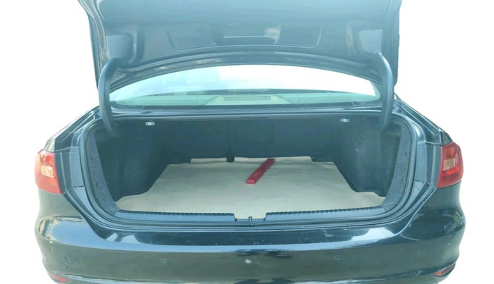 2013 Volkswagen Jetta HIGHLINE TDI AT, Diesel, Automatic, 1,67,441 km, exterior