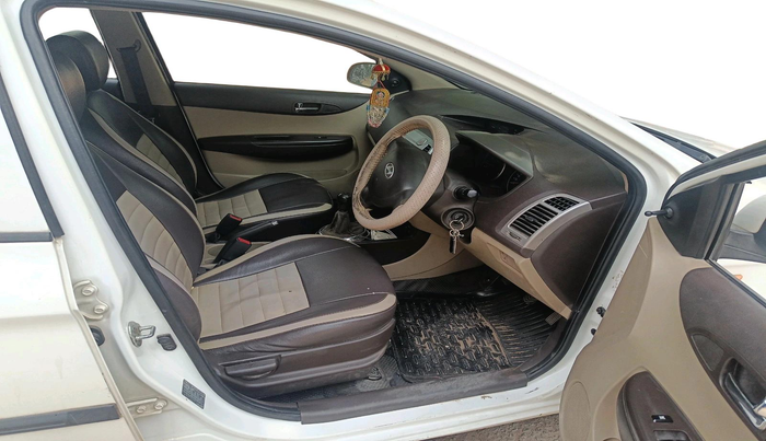 2010 Hyundai i20 MAGNA 1.2, Petrol, Manual, 1,02,440 km, interior