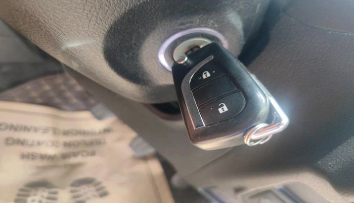 2023 Toyota Innova Crysta 2.4 GX 8STR, Diesel, Manual, 42,019 km, interior