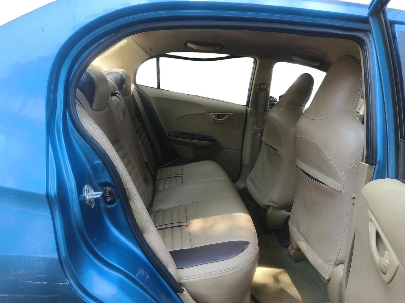 2013 Honda Amaze 1.5L I-DTEC S, Diesel, Manual, 1,93,635 km, interior