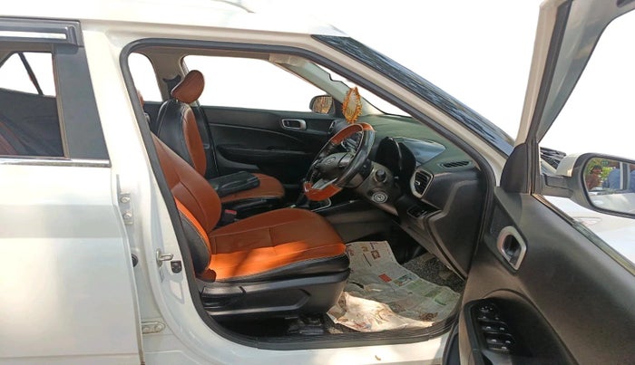 2022 Hyundai VENUE S 1.2, Petrol, Manual, 80,227 km, interior
