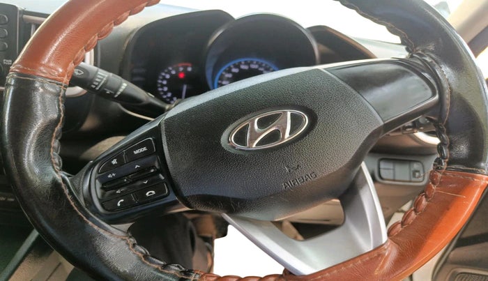 2022 Hyundai VENUE S 1.2, Petrol, Manual, 80,227 km, interior
