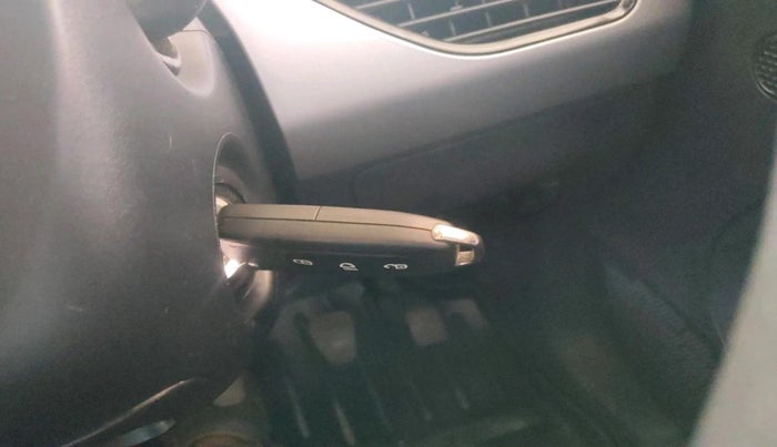 2023 Tata NEXON XM PETROL, Petrol, Manual, 41,747 km, interior