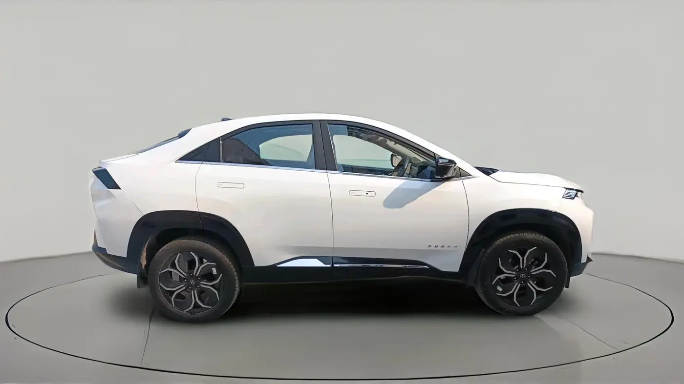 2025 Tata Curvv Creative Plus S 1.5 Diesel 7DCA, Diesel, Automatic, 4,811 km, exterior