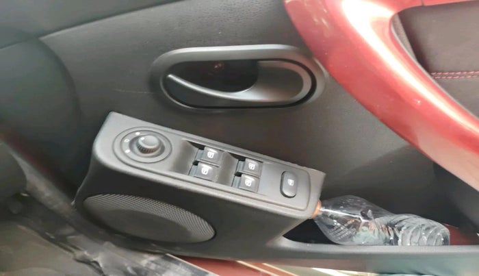 2018 Renault Duster RXS CVT, Petrol, Automatic, 1,20,853 km, interior