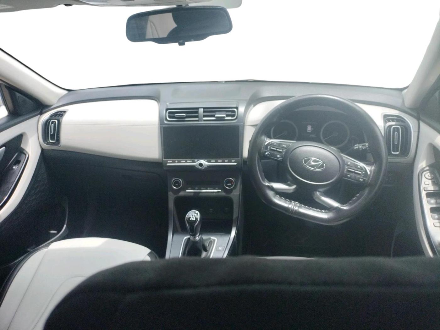 2022 Hyundai Creta SX 1.5 PETROL, Petrol, Manual, 29,300 km, interior