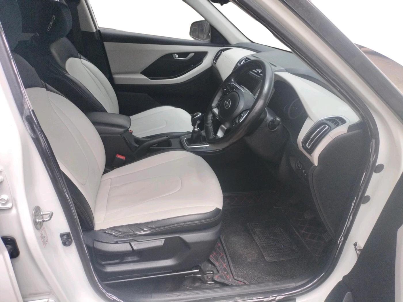 2022 Hyundai Creta SX 1.5 PETROL, Petrol, Manual, 29,300 km, interior