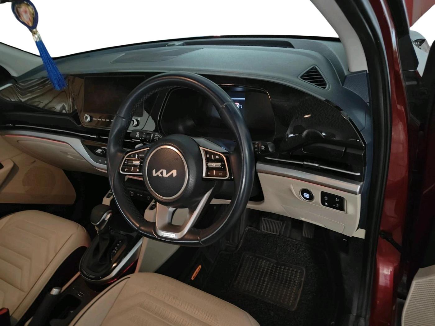 2023 KIA CARENS LUXURY PLUS 1.5 DIESEL AT 7 STR, Diesel, Automatic, 15,524 km, interior