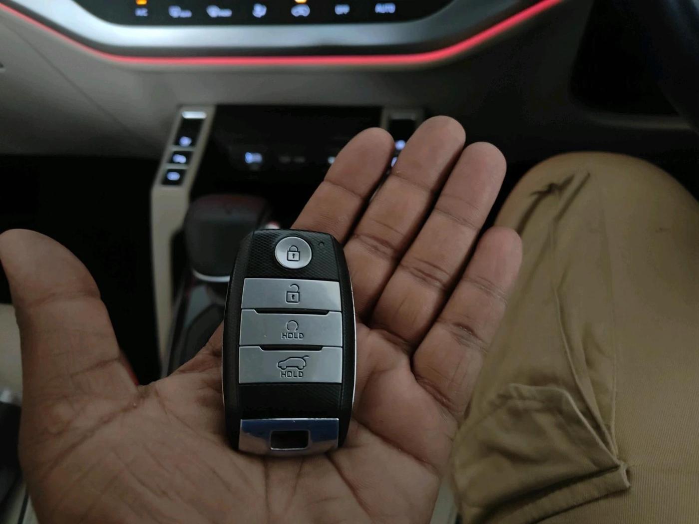 2023 KIA CARENS LUXURY PLUS 1.5 DIESEL AT 7 STR, Diesel, Automatic, 15,524 km, interior
