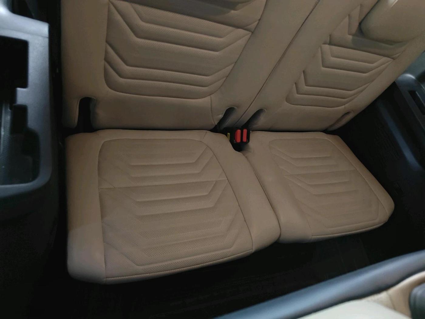 2023 KIA CARENS LUXURY PLUS 1.5 DIESEL AT 7 STR, Diesel, Automatic, 15,524 km, interior