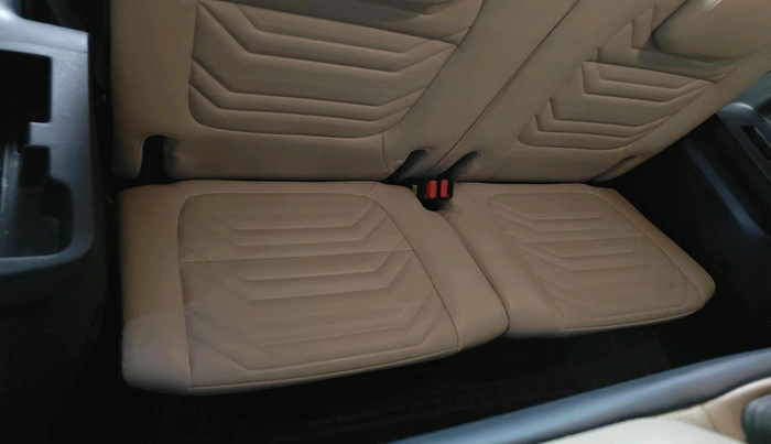 2023 KIA CARENS LUXURY PLUS 1.5 DIESEL AT 7 STR, Diesel, Automatic, 15,524 km, interior