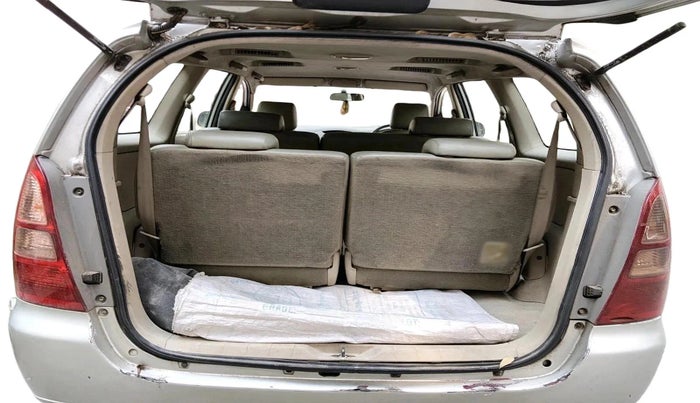 2007 Toyota Innova G4 2.5 8 STR, Diesel, Manual, 79,100 km, exterior