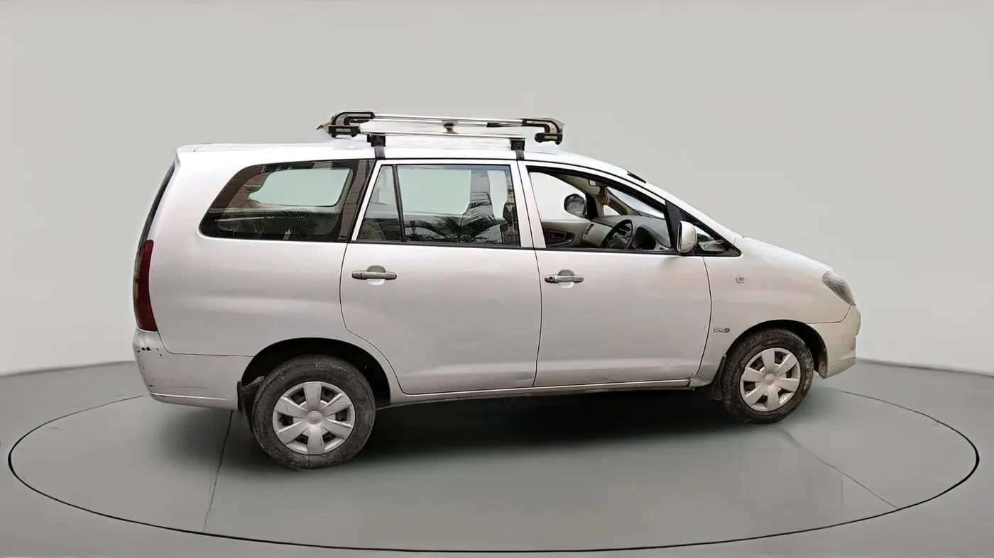 2007 Toyota Innova G4 2.5 8 STR, Diesel, Manual, 79,100 km, exterior