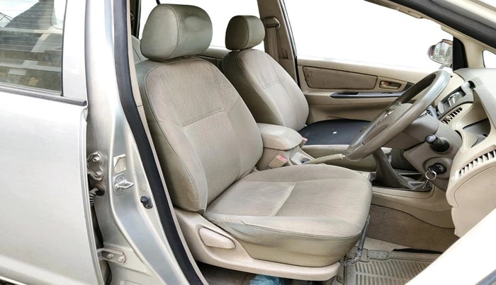 2007 Toyota Innova G4 2.5 8 STR, Diesel, Manual, 79,100 km, interior