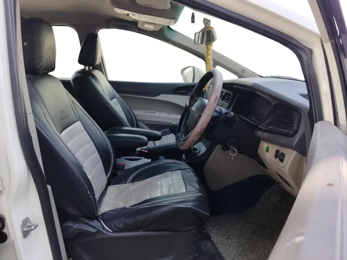 2019 Mahindra MARAZZO M2 8 STR, Diesel, Manual, 1,29,000 km, interior