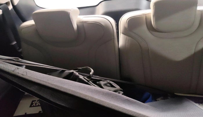 2023 Mahindra XUV700 AX 7 LUXURY D MT 7 STR, Diesel, Manual, 1,19,258 km, interior