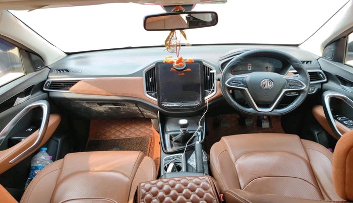 2022 MG HECTOR PLUS SHARP 2.0 DIESEL TURBO MT 6-STR DUAL TONE, Diesel, Manual, 99,148 km, interior