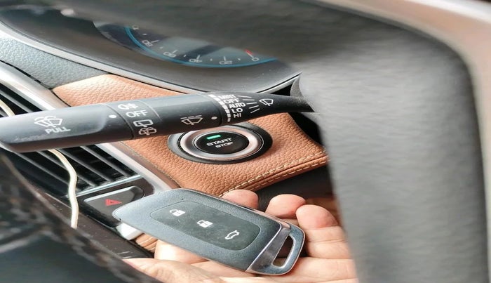 2022 MG HECTOR PLUS SHARP 2.0 DIESEL TURBO MT 6-STR DUAL TONE, Diesel, Manual, 99,148 km, interior