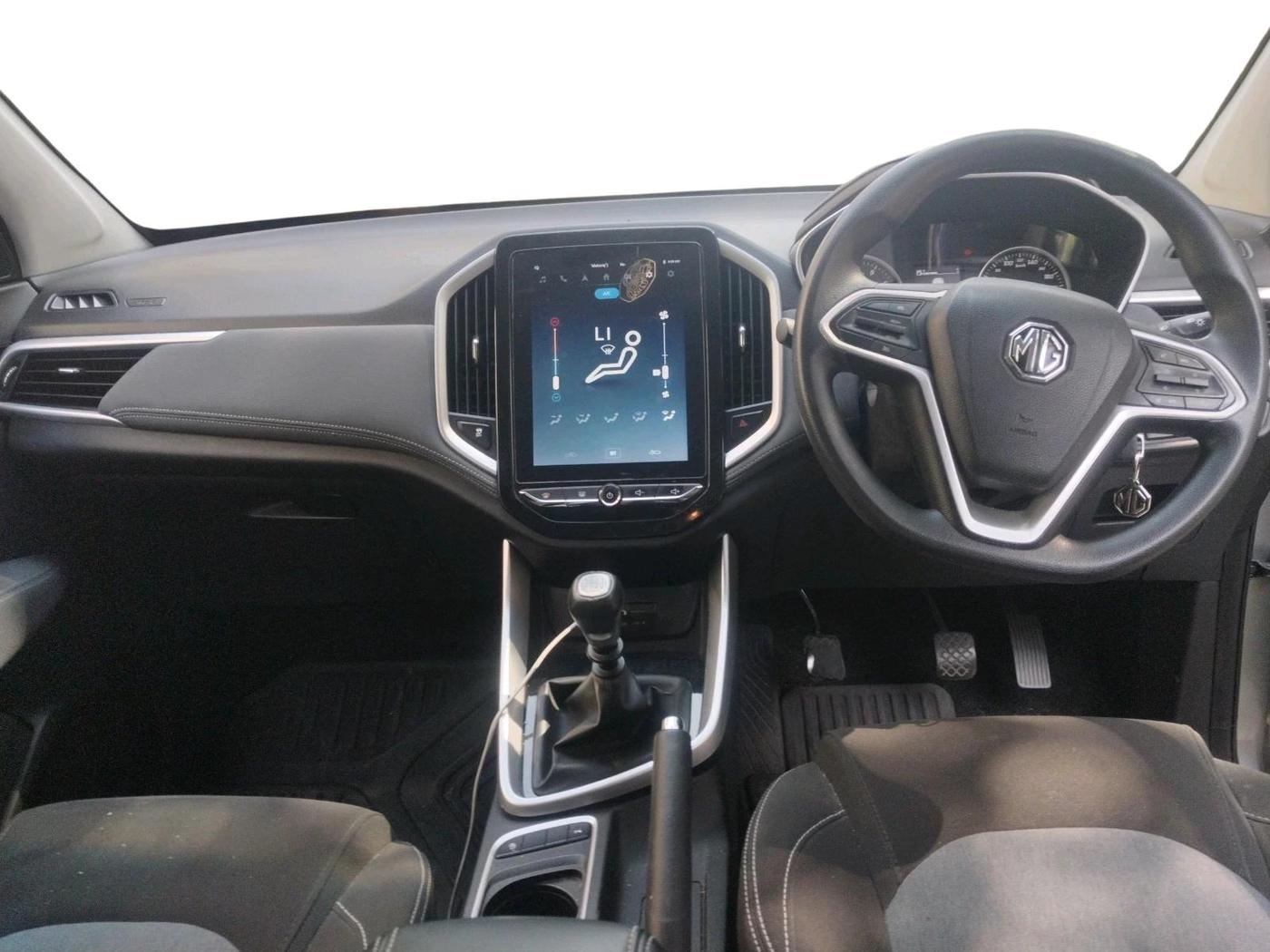 2021 MG HECTOR SHARP HYBRID 1.5 PETROL, Petrol, Manual, 41,000 km, interior