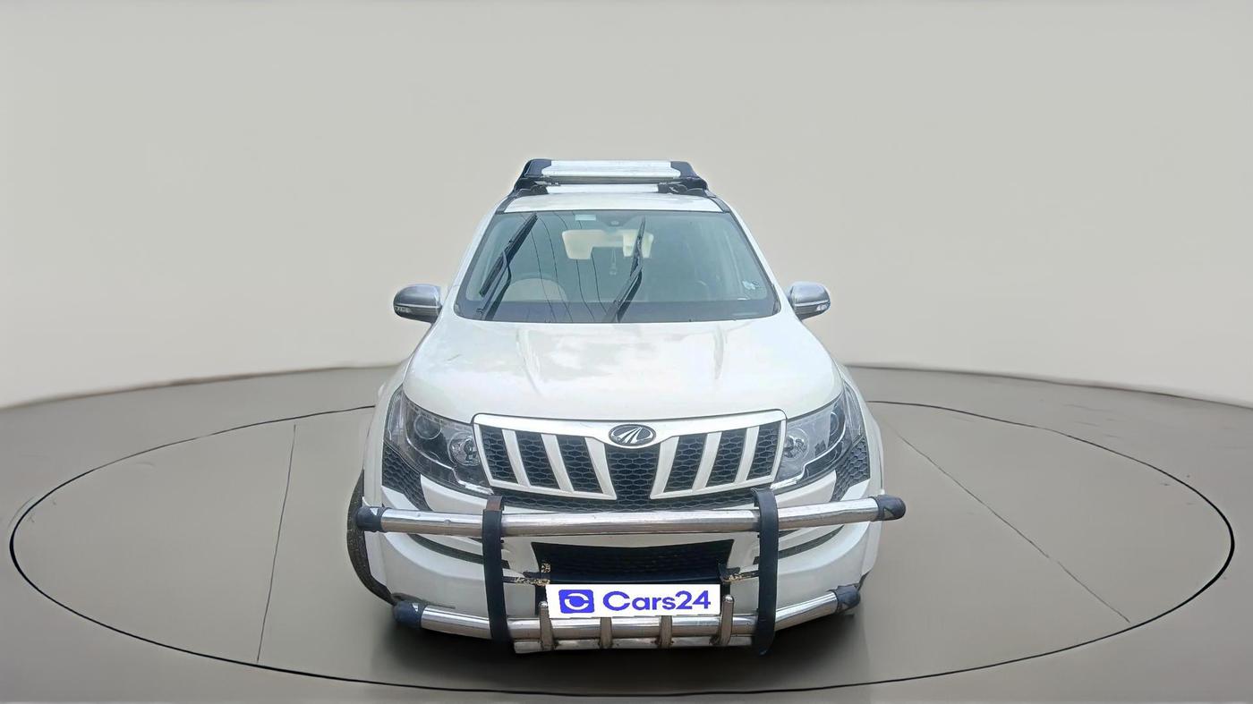 2014 Mahindra XUV500 W8, Diesel, Manual, 2,06,089 km, exterior