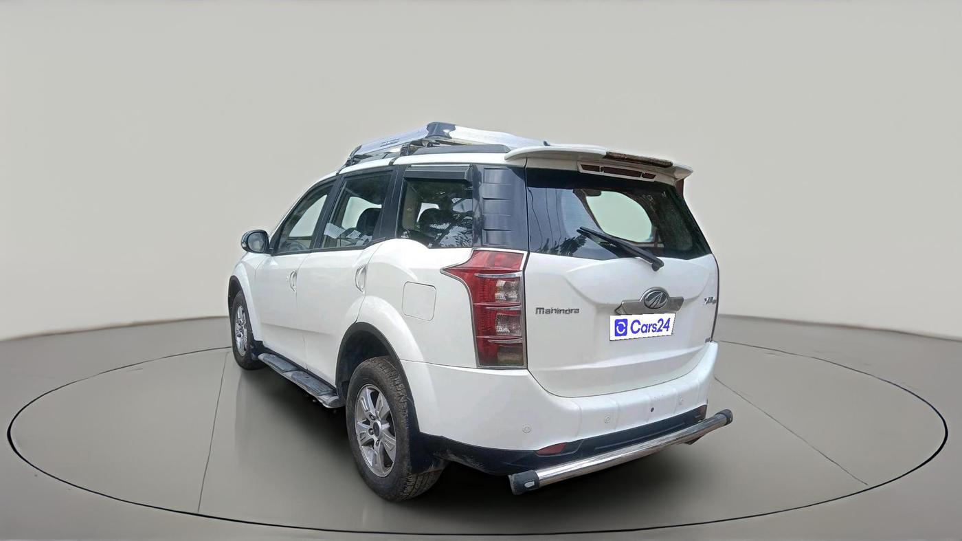 2014 Mahindra XUV500 W8, Diesel, Manual, 2,06,089 km, exterior