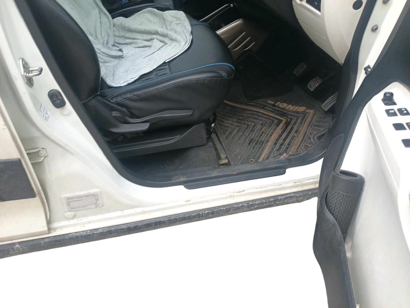 2017 Maruti IGNIS ALPHA 1.2, Petrol, Manual, 93,798 km, interior