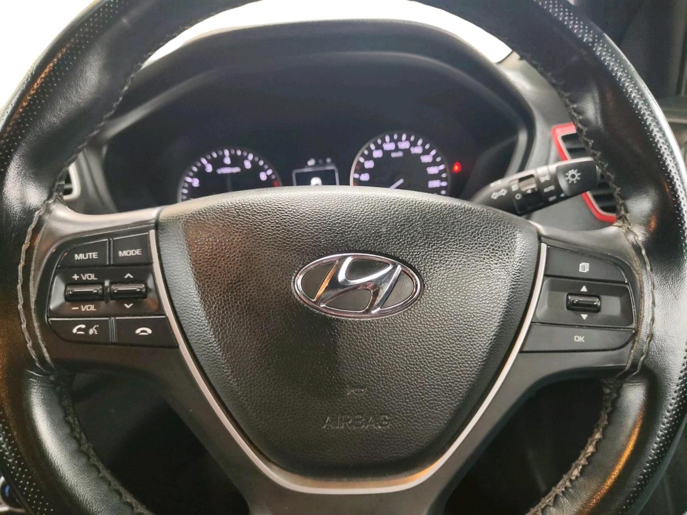 2019 Hyundai i20 Active 1.2 SX, Petrol, Manual, 52,114 km, interior