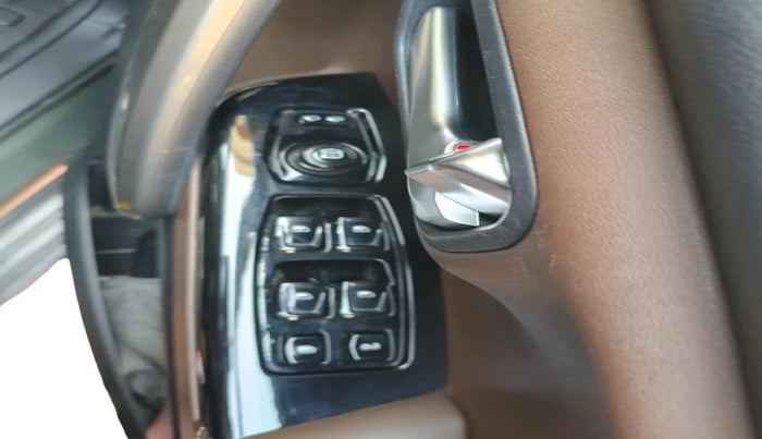 2023 Mahindra SCORPIO-N Z8 DIESEL AT 2WD 7 STR, Diesel, Automatic, 45,986 km, interior