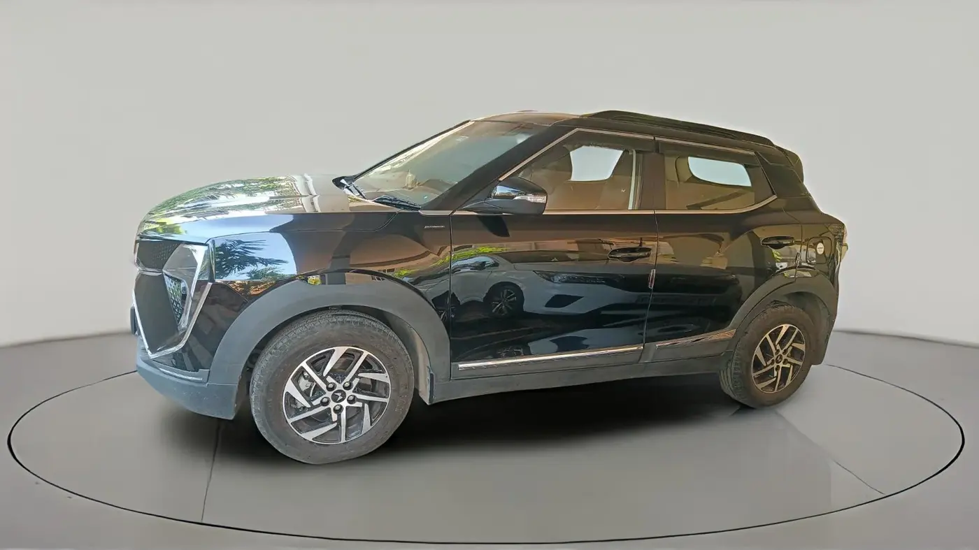 2025 Mahindra XUV 3XO AX5L 1.2 TGDi AT, Petrol, Automatic, 7,534 km, exterior