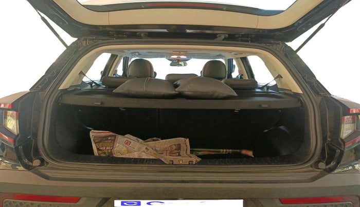 2025 Mahindra XUV 3XO AX5L 1.2 TGDi AT, Petrol, Automatic, 7,534 km, exterior