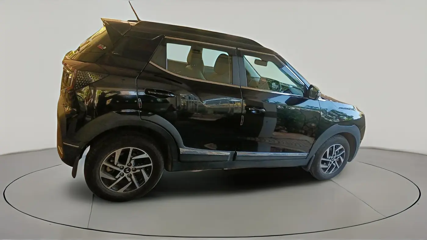 2025 Mahindra XUV 3XO AX5L 1.2 TGDi AT, Petrol, Automatic, 7,534 km, exterior