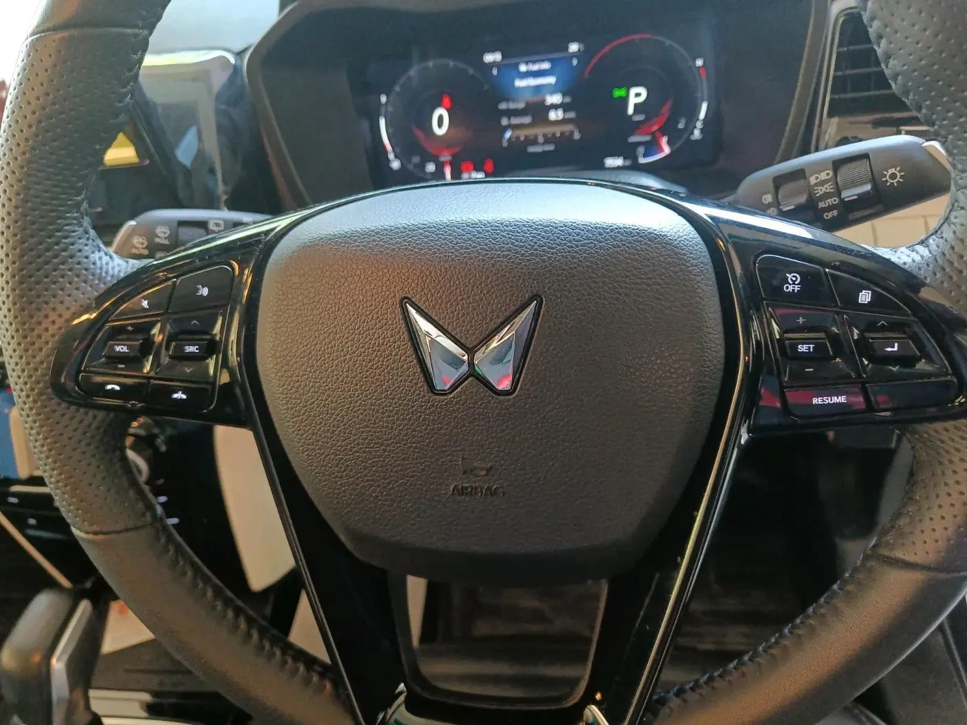 2025 Mahindra XUV 3XO AX5L 1.2 TGDi AT, Petrol, Automatic, 7,534 km, interior