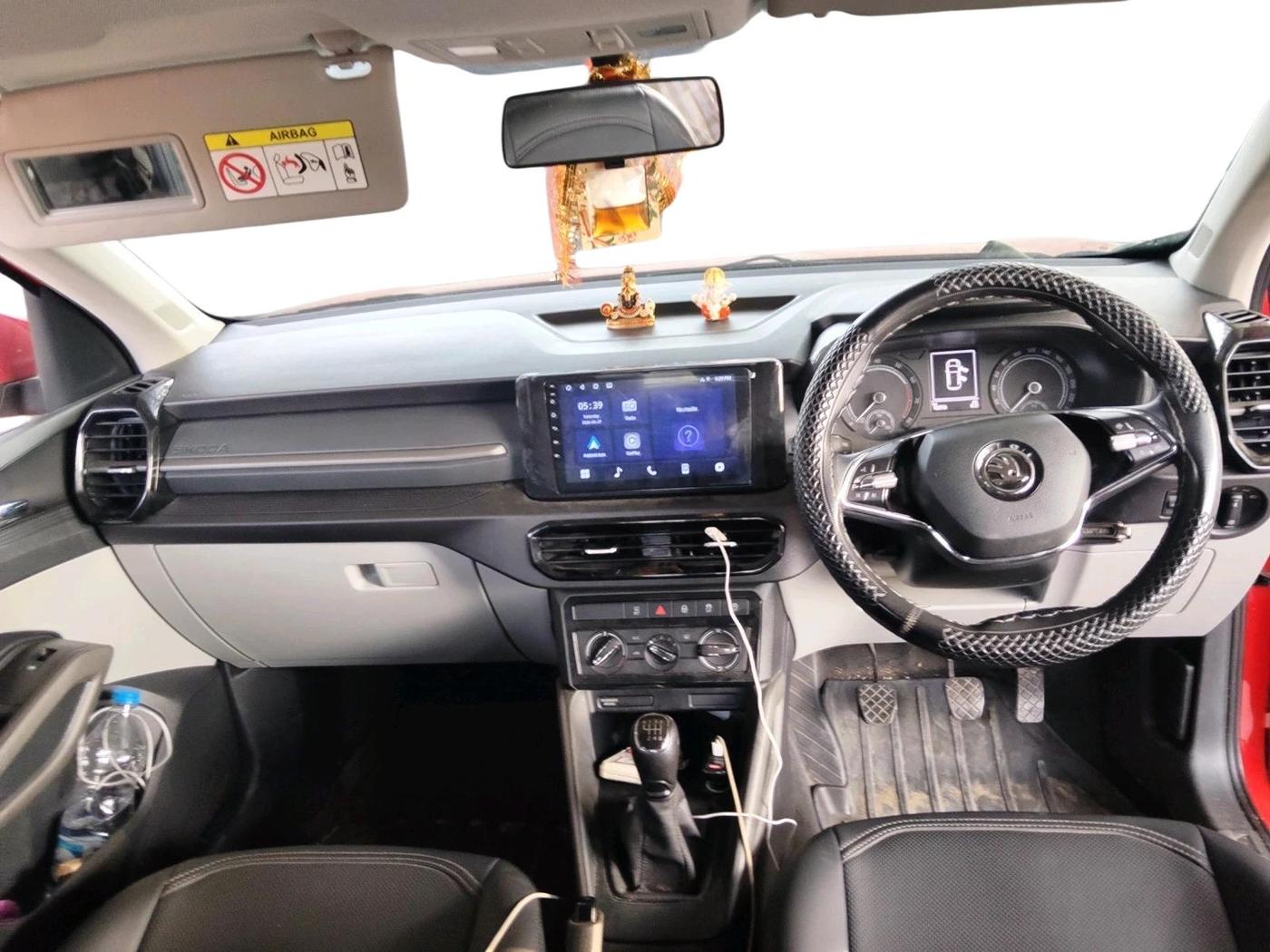 2025 Skoda Kylaq Signature, Petrol, Manual, 16,056 km, interior