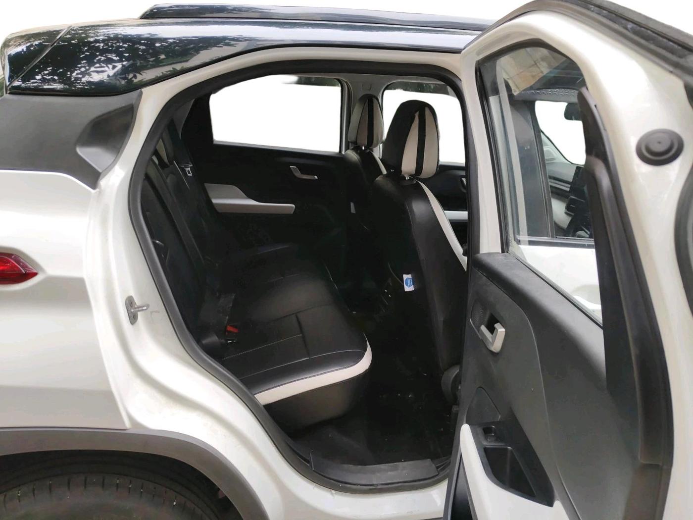 2024 Tata PUNCH Creative Plus (S) AMT, Petrol, Automatic, 5,742 km, interior
